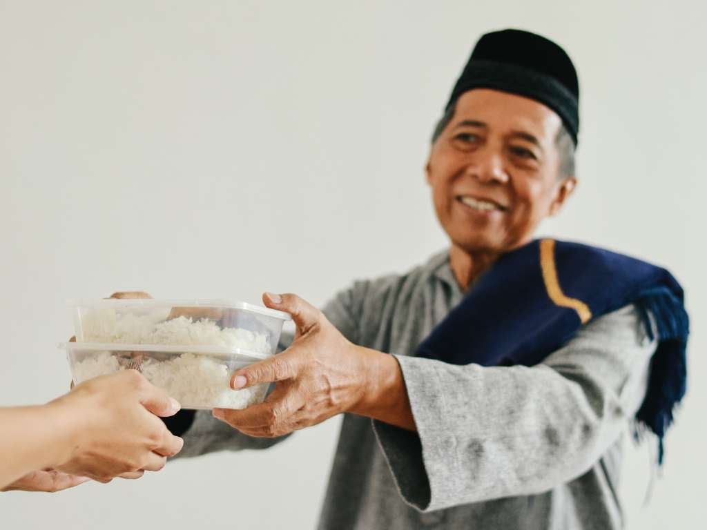 Sedekah Makanan untuk Dhuafa